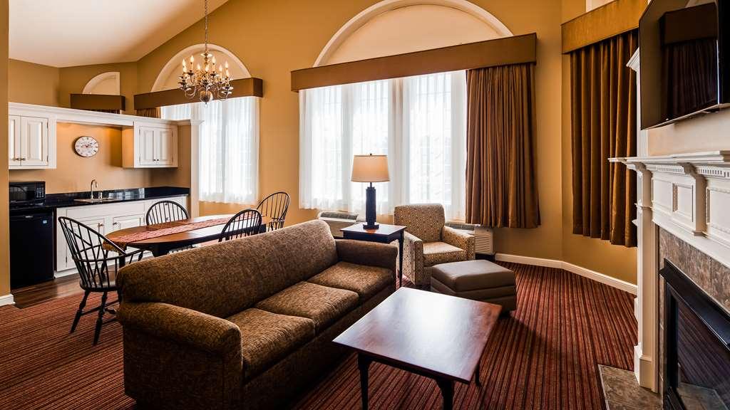 Best Western Plus Dutch Haus Inn And Suites Columbiana Habitación foto